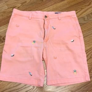 Vineyard Vine breaker short